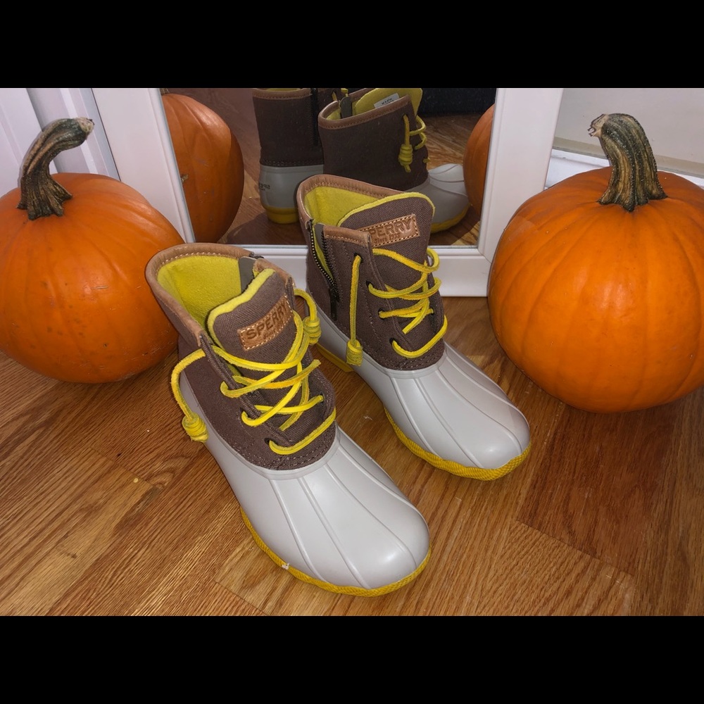Waterproof/Saltproof Sperry Boot - Picture 2 of 11